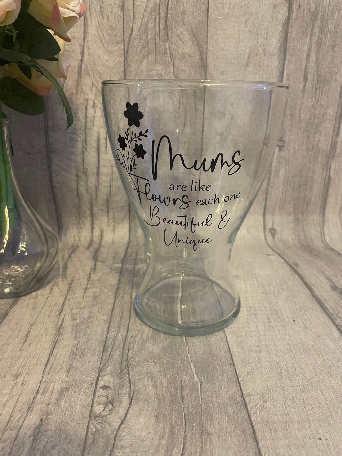 Personalised vase for mom, gift for Nan , flower vase, glass vase, birthday gift, personalised gift, Mother’s Day gift